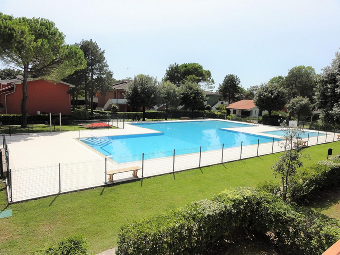 Swimming pool 3, Perfect holiday apartment surrounded by nature, Venezia