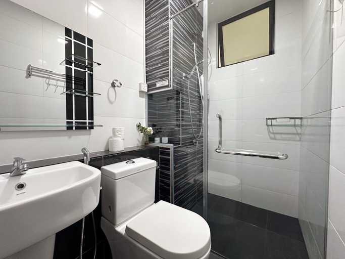 Bathroom 2, Citywoods Apartment By Antlerzone, Johor Bahru