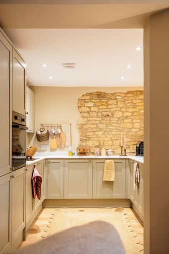 Private kitchen 3, Beechwood Cottage Banham Cottages, Gloucestershire