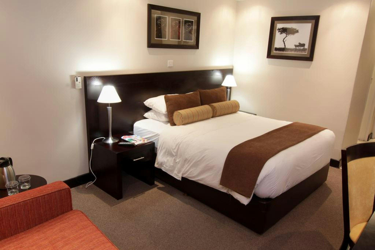 Bedroom 3, Cresta Lodge Hotel, Gaborone