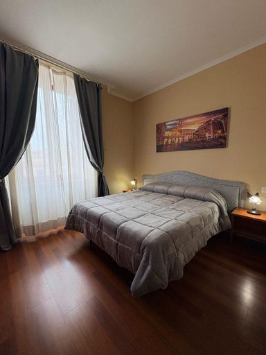 Bedroom 2, Sole E Luna, Rome