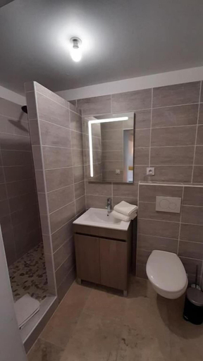 Bathroom 4, Mas le Jas, Vaucluse