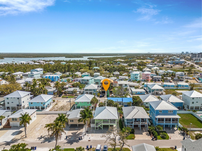 Aerial view 5, 140 Pearl Paradise 3br/2ba W/ Pool! 3 Bedroom Home, Lee