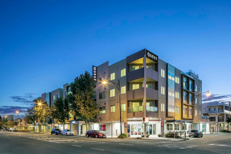 Exterior & Views