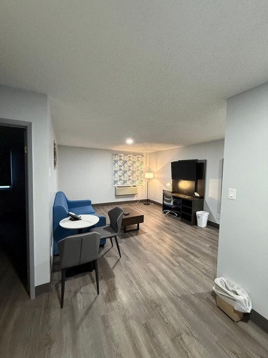 Bedroom 2, Zero-100 Motor Inn, Thunder Bay