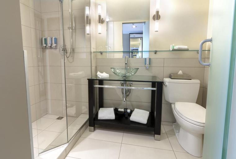 Bathroom 5, Hotel Must Aeroport de Quebec par JARO, Communauté-Urbaine-de-Québec