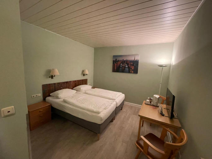 Bedroom 2, Landgasthof Schutzenhof Artlenburg, Lüneburg