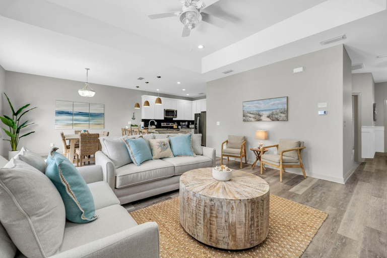Living area 4, Sandy Shores, Bay