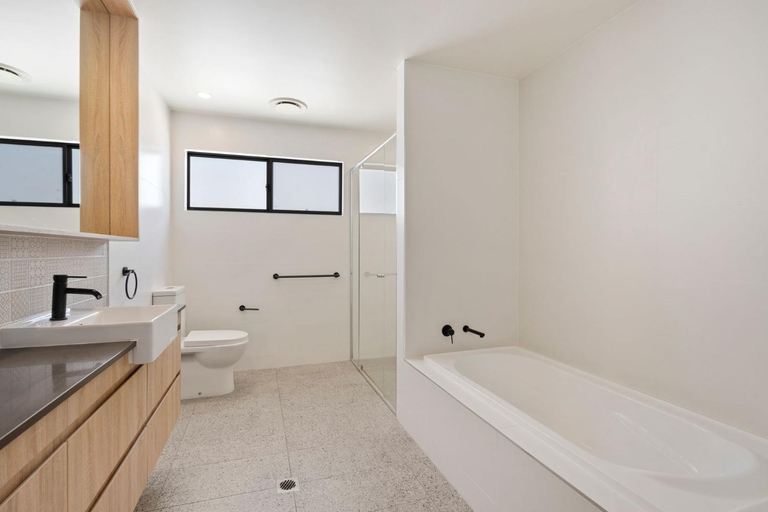Bathroom 4, Stylish Beach Villa, Tweed Heads