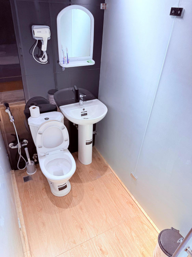 Bathroom 4, Badamdar Hotel, Baku
