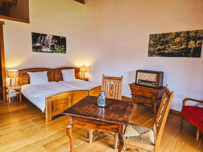 Bedroom 4, Lodge LES JARDINS D'ESPALADOUS, Haute-Loire
