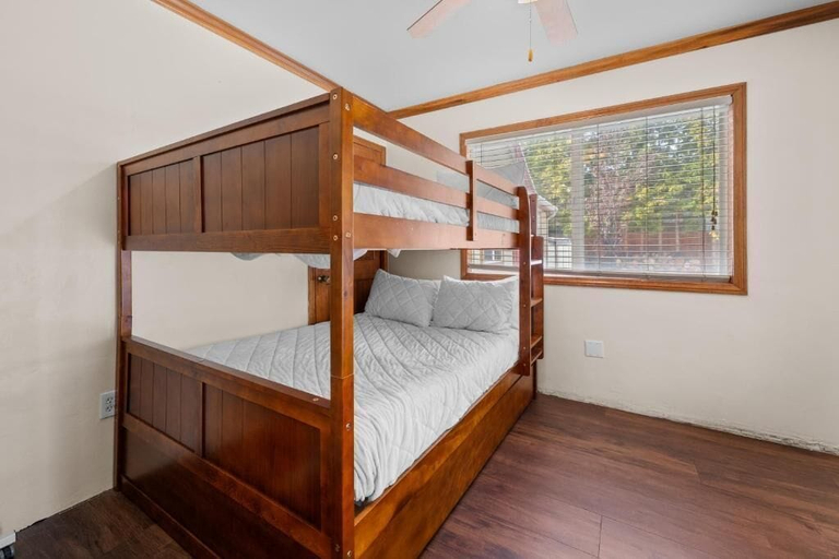 Room 2, Chalet Brewski, San Bernardino