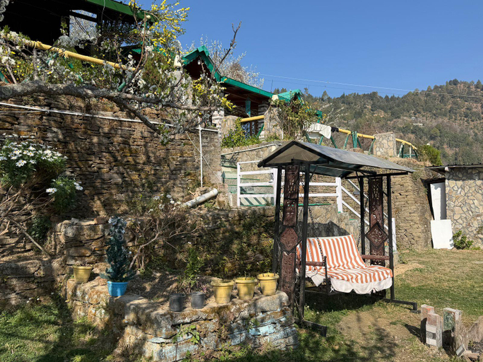 Others 4, S K and Shiv Cottages, Nainital