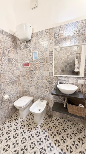 Bathroom 3, Suite Scarlatti, Napoli