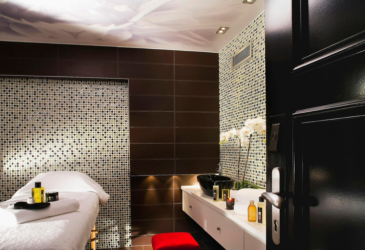 Bathroom 4, Hotel des Academies et des Arts, Paris
