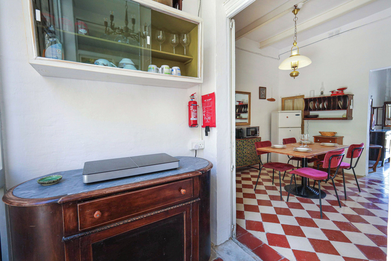 Dining 5, Classic 1BR Seafront Townhouse & Garden