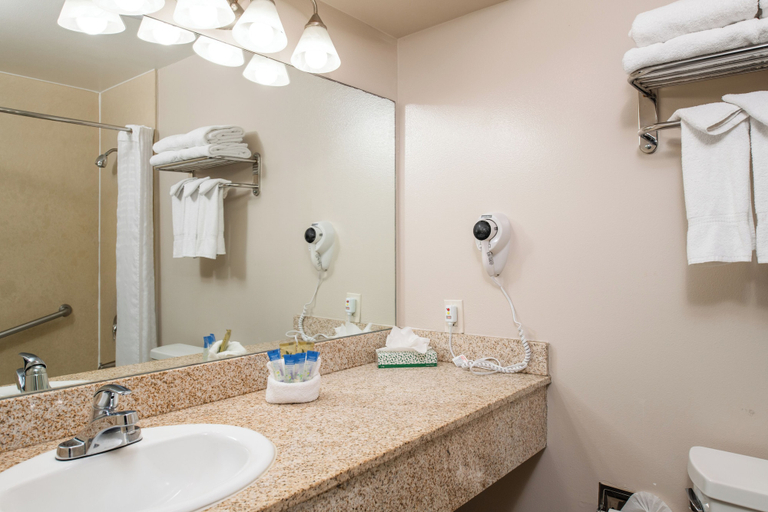 Bathroom 4, Morro Shores Inn And Suites, San Luis Obispo