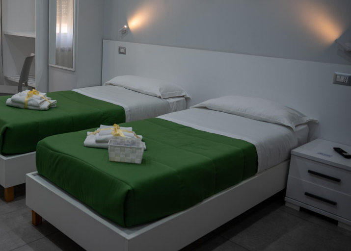 Bedroom 3, Richard Room & Apartment Policlinico, Messina