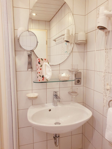 Bathroom 5, Gasthof Sonne, Rottweil