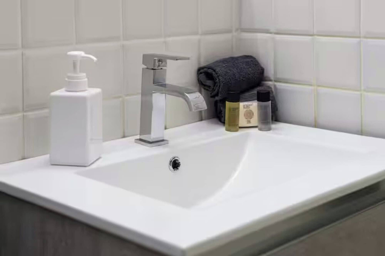 Bathroom 3, Cassari, Savona