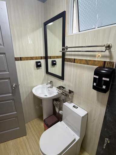 Bathroom 3, HS Miracle View, Malé