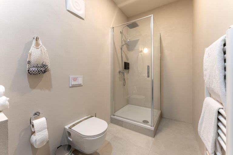 Bathroom 4, Aparthotel Lavilo City Center, Graz