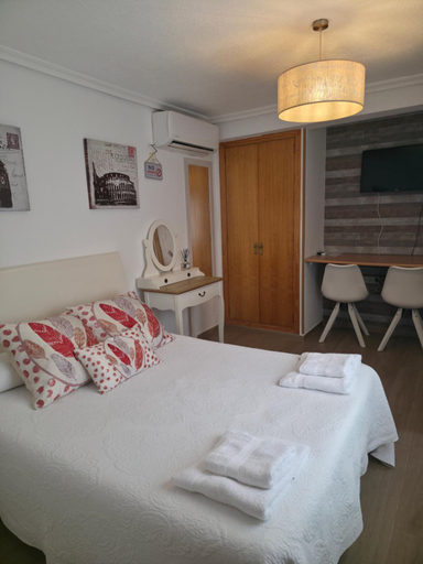 Bedroom 3, Hotel Iris La Eliana, Valencia