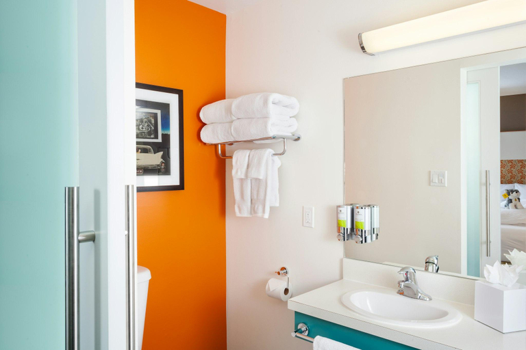 Bathroom 4, Staypineapple, University Inn, University District Seattle, Seattle