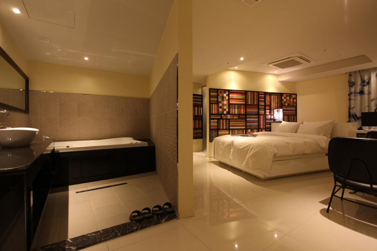 Bedroom 2, Christie Hotel 크리스티 호텔, Jung