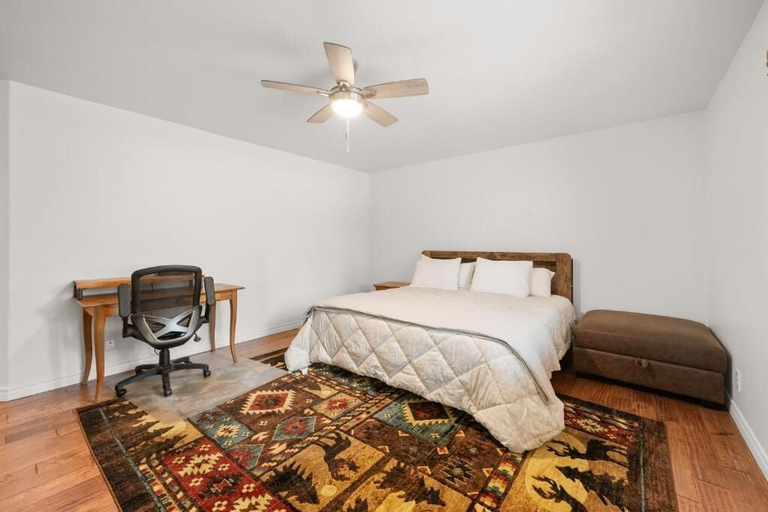 Bedroom 2, Leaf & Needle, San Bernardino
