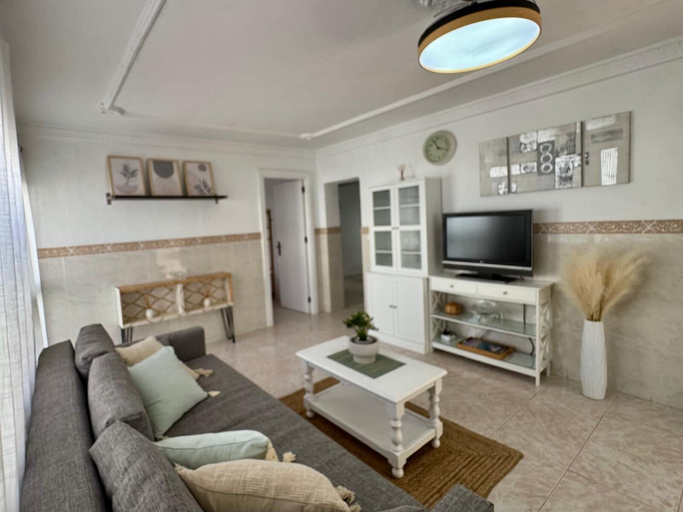 Living area 2, El Cerro de Villasultana. A 3 min. a pie de playa, Cádiz