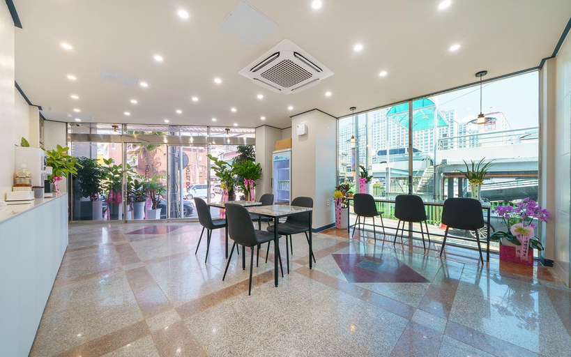 Others 3, Mokpo Hotel Bom, Muan