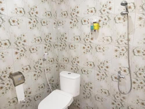 Bathroom 2, WL GUESTHOUSE, West Manggarai