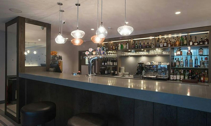 Food & Drinks 5, St George Hotel Wembley, London