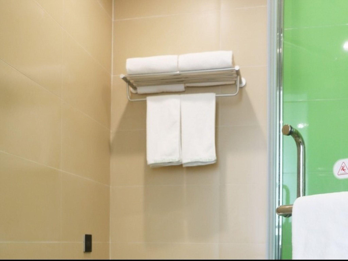 Bathroom 3, GreenTree Inn Linyi Lanshan District Bancheng Town Xincheng Yi Road Express Hotel, Linyi