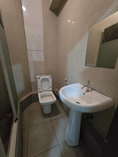 Bathroom, Landmark Hotel
