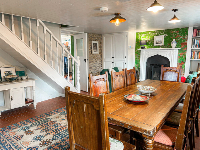 In-room dining 3, Ballylusky Holiday Home