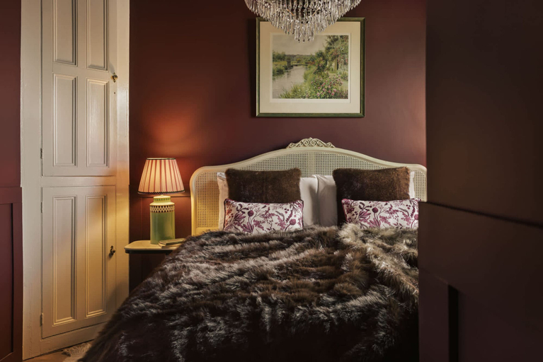 Room 2, Old Earth Ridgestone, Cumbria
