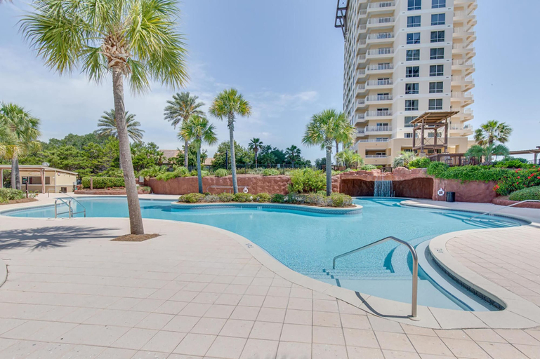 Pool 1, Luau II 6633, Walton