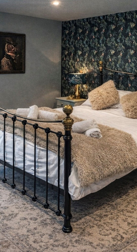 Room 5, The Poachers Arms Hotel, Derbyshire