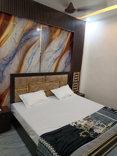 Room 3, Gita Raman Palace, Faizabad