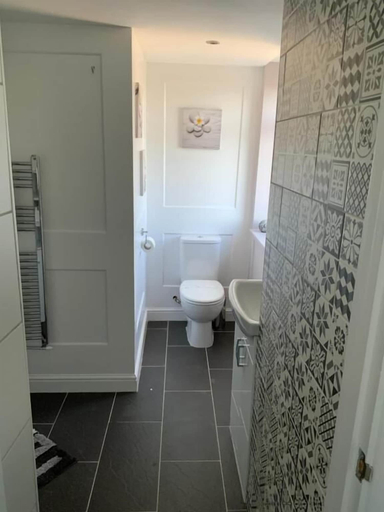 Bathroom 3, The Poachers, Hertfordshire