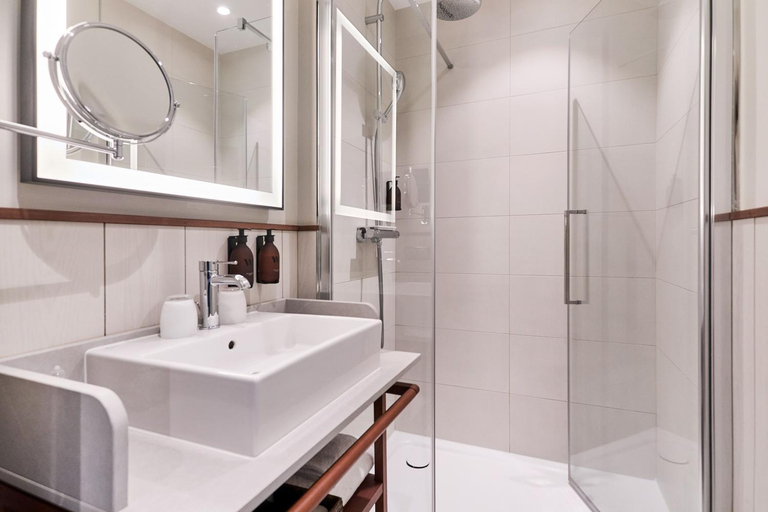 Bathroom 4, Villa Arthus-Bertrand, Vendée