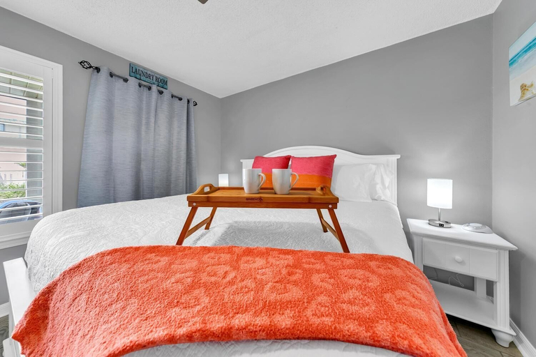 Bedroom 3, Sandprints A3, Walton