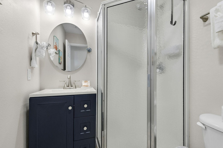 Bathroom 3, Gulf Island 532, Escambia