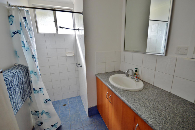 Bathroom, Cole Cottage - Kalbarri, WA, Northampton