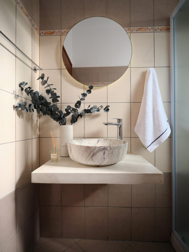 Bathroom 2, C'est La Vie - Beachfront Accommodation, Ionian Islands
