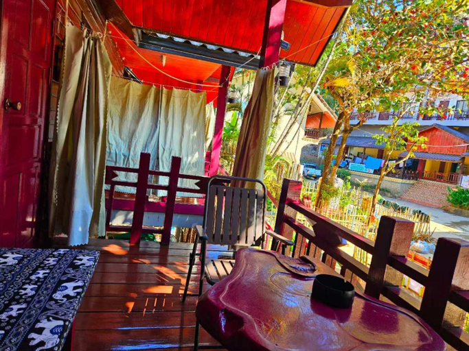 Food & Drinks 3, west water hostel vangvieng, Vangvieng