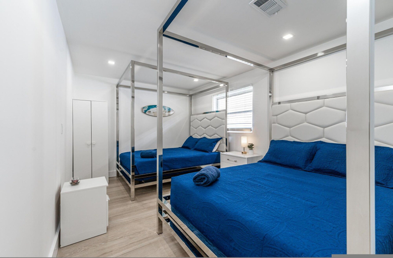 Room 4, Fox Nest in Fort Lauderdale, Broward