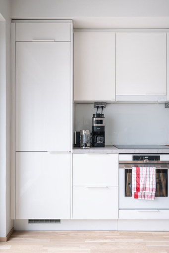Private kitchen 4, Modern 1BR Apt in Mall of Tripla, Uusimaa